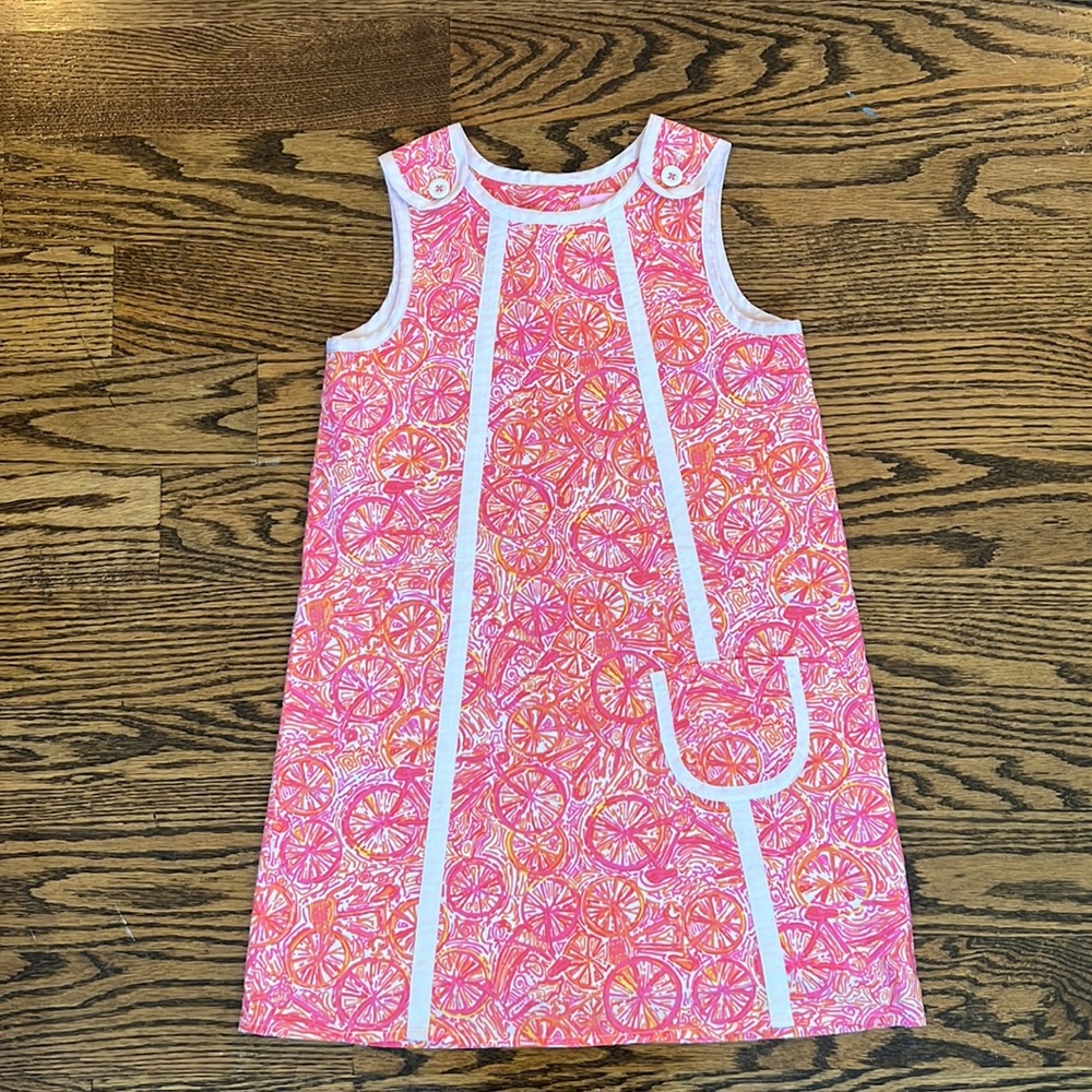 Adorable Lilly Pulitzer shift dress, girls size 6.